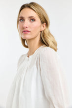 Load image into Gallery viewer, 365 Days Ariel Pintuck Top White