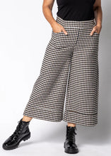Load image into Gallery viewer, Imagine Fashion Evira Pants Onyx Check