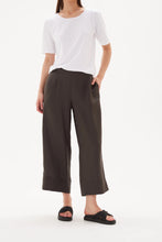 Load image into Gallery viewer, Tirelli Classic Linen Pant Deep Charcoal