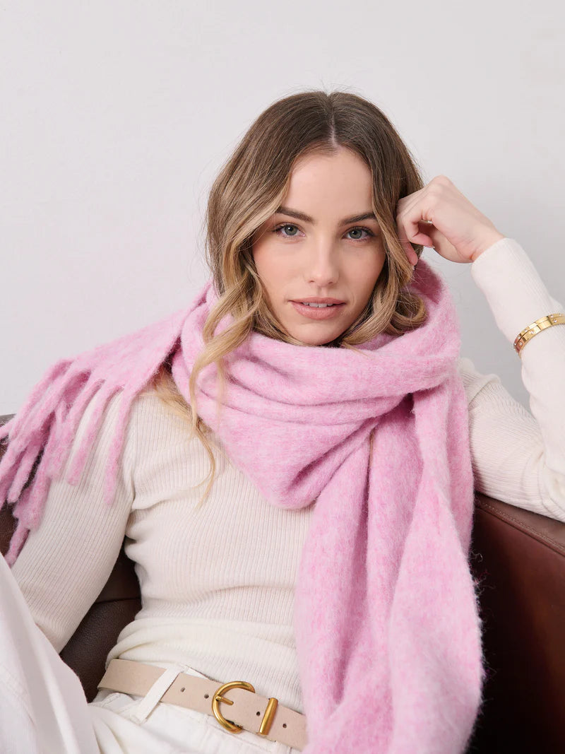 定価2.4万 LASTFRAME CHAOS SCARF ピンク 90×90cm Angels Whisper Betty Wool Plain Fluffy Scarf Pink – Miss Gladys