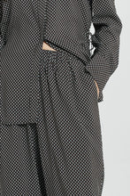 Load image into Gallery viewer, Betty Basics Tessa Relax Pant Nutmeg Geo Print