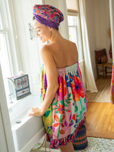 Load image into Gallery viewer, Natural Life Towel Wrap Flowers