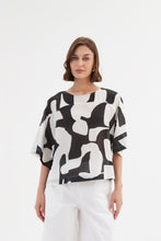 Load image into Gallery viewer, Tirelli Wide Sleeve Blouse Black Abstract Print