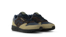 Load image into Gallery viewer, Karhu Legacy 96 Pale Olive Green/Chocolate Torte