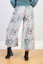 Load image into Gallery viewer, JJ Sisters DEE101 Printed Cord Pant
