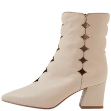 Load image into Gallery viewer, Django & Juliette Mamun Vanilla Leather