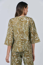 Load image into Gallery viewer, O&J Naturals GA636 Top Windsor