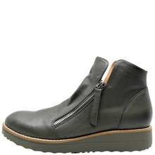 Load image into Gallery viewer, Top End Ohmy Twin Zip Boots Olive/ Olive Leather