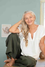 Load image into Gallery viewer, Lazybones Julia Top Warm White