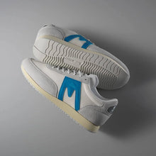 Load image into Gallery viewer, Karhu Albatross 82 Foggy Dew/Blue Danube
