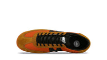 Load image into Gallery viewer, Karhu Mestari Sneakers Jaffa Orange/Black