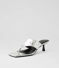 Load image into Gallery viewer, Mollini Torina Thong Heels Silver Crinkle Leather