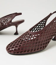 Load image into Gallery viewer, Mollini Atuned Burgundy Leather Slingback Heels