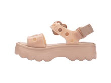 Load image into Gallery viewer, Melissa Kick Off Hot AD Beige