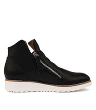 Load image into Gallery viewer, Top End Ohmy Black Leather