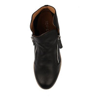 Load image into Gallery viewer, Top End Ohmy Black Leather