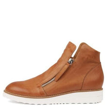 Load image into Gallery viewer, Top End Ohmy Dark Tan Leather