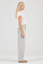 Load image into Gallery viewer, Rolla's Arc Barrel Jean Long Python Grey