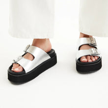 Load image into Gallery viewer, Rollie Ace Slide Silver/Black