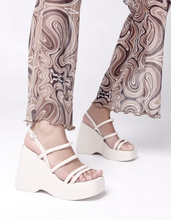 Load image into Gallery viewer, Melissa Jessie Platform AD Beige