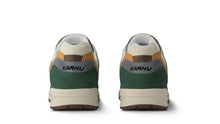Load image into Gallery viewer, Karhu Legacy 96 Laurel Wreath/Warm Taupe