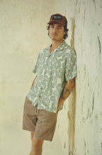 Load image into Gallery viewer, Brixton Bunker Slub S/S Woven Whitecap/Chinois Green
