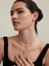 Load image into Gallery viewer, Lustre & Sage Freshwater Pearl Gold Plated Choker