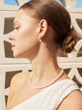 Load image into Gallery viewer, Lustre & Sage Freshwater Pearl Gold Plated Choker