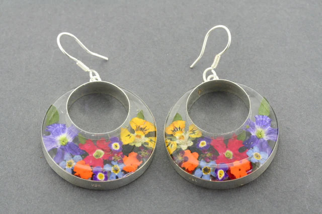 Makers & Providers Mte 852 Flower In Resin Earring Cutout Circle