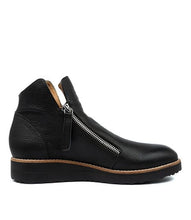 Load image into Gallery viewer, Top End Ohmy Black/Black Leather