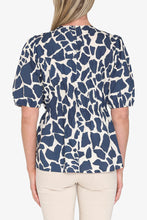Load image into Gallery viewer, Pingpong Giraffe Top Giraffe Print