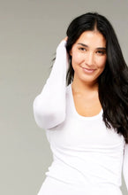 Load image into Gallery viewer, Tani Regular Scoop L/S Tee 79350 White