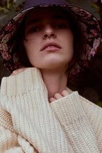 Load image into Gallery viewer, Paqme Reversible Bucket Hat Fleur