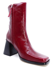 Load image into Gallery viewer, Neo Karina Rubino Leather (Red)
