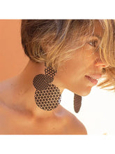 Load image into Gallery viewer, Tun Plural Earrings Black
