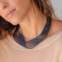 Load image into Gallery viewer, Tun Swell Necklace Black
