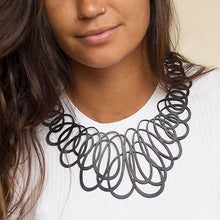 Load image into Gallery viewer, Tun Twist Necklace Black

