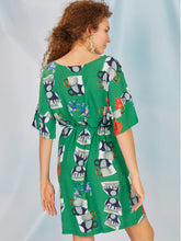 Load image into Gallery viewer, Benta Studio Blusao Dress Tea Cups
