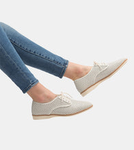 Load image into Gallery viewer, Rollie Derby Punch White