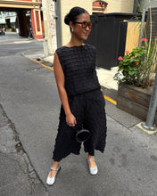 Load image into Gallery viewer, Indulge Me CLO105 Basket Weave Pleat Top &amp; Pants Set Black
