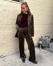 Load image into Gallery viewer, Italian Star Jets Velvet Pant Khaki
