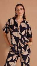 Load image into Gallery viewer, Staple The Label Morella Shirt Black/Latte
