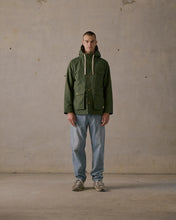 Load image into Gallery viewer, McTavish Waxed Jacket Green

