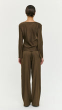 Load image into Gallery viewer, Staple The Label Dakota Bias Top Espresso
