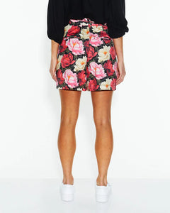 Fate + Becker Lyrical Short Oscar Floral