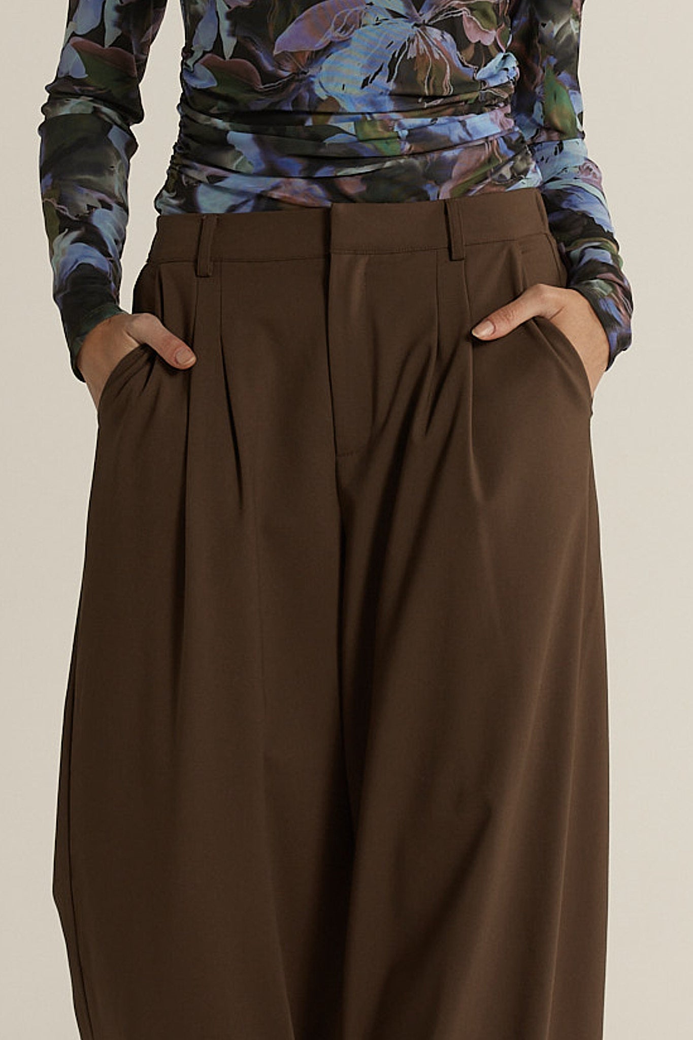 Fate+Becker Roan Pleat Front Pant Chocolate