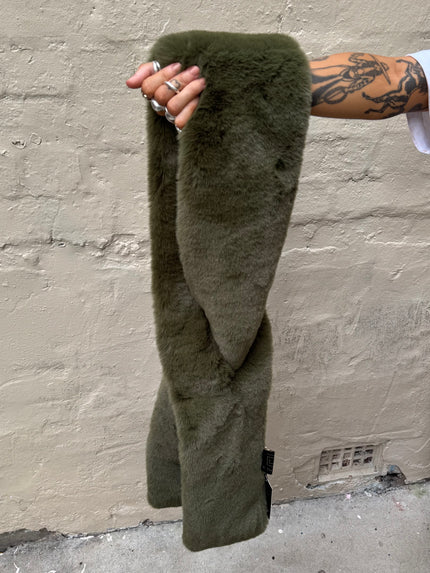 DEA The Label Faux Fur Scarf Olive