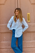 Load image into Gallery viewer, Betty Basics Reid Shirt Blue Bow Stripe
