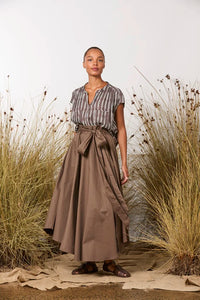 M. A. Dainty Celebrations Top Blue/ Brown Retro