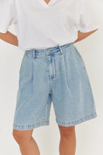 Load image into Gallery viewer, ALEXANDRA Harvey Shorts Light Blue Denim
